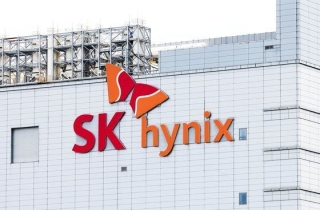 SK, 하이닉스 타고 '하이' 찍었다