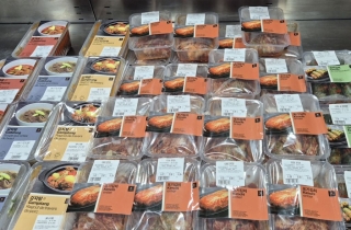 "돼지갈비에 나물" 파리지앵의 저녁 식탁 오른다