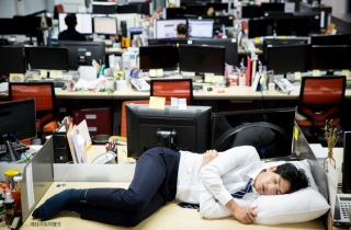 수당 안 주고 '공짜 야근' 시킨 회사 겨눈 정부 칼날… 우리 회사는?