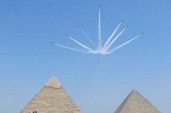 블랙이글스 이번엔 이집트 상공 비행
