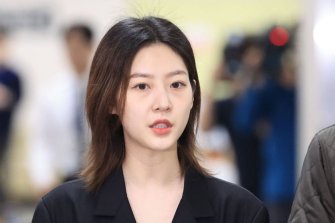 '음주사고 2년 만에 연극 복귀' 김새론, 발표 하루 뒤 자진하차