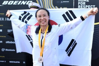 한국 상이군인 선수단 첫 메달…女육상 이은주 "생일날 선물"