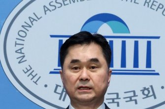'지도부 총사퇴' 새미래…김종민, 조국신당行 고심