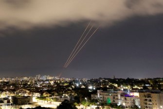6일만 재보복 나선 이스라엘…이란 이스파한 공습