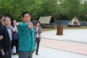 박강수 마포구청장, 개장 앞둔 마포 반려동물 캠핑장 점검