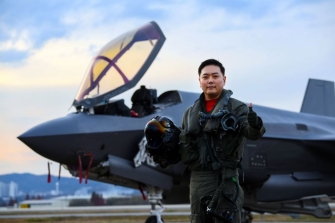 F-35 조종사 명사수로 등극