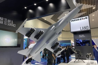 KF-21 동남아 시장 정조준… 공대공 미사일 장착 선보여