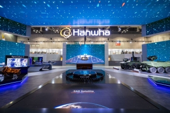 한화시스템, 초고해상도 SAR 위성 목업 첫 공개