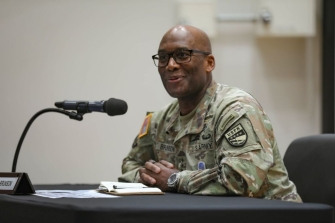 二쇳븳誘멸뎔궗졊愿 "궗뱶 븳諛섎룄뿉 엳떎풆긽썝 異쒖꽍 諛쒖뼵