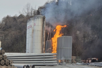吏꾩＜ 븳 怨듭옣 LPG 룺諛 솕옱濡 궛遺 씠뼱졇  吏곸썝 11紐 以뫢룰꼍긽