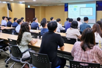 吏꾪솕븯뒗 蹂댁씠뒪뵾떛 옟뒗떎슦由ш툑쑖, 寃쎌같泥낵 쓳 꽭誘몃굹