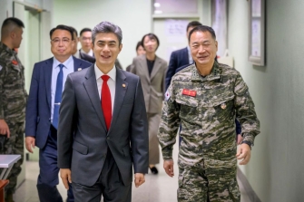 강신철 국방장관 "해병대, 작전사령부로 탈바꿈"