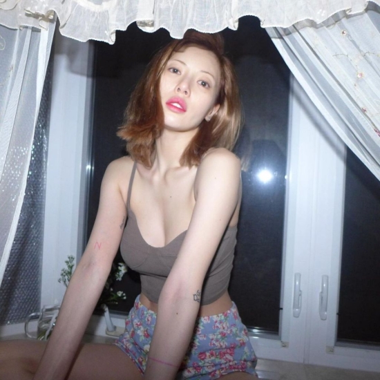 '긴 머리카락 싹둑'