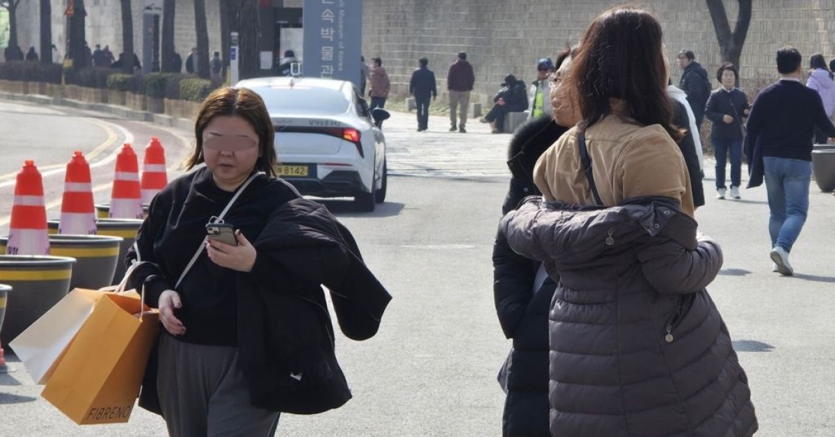 Mild Sunday Daytime...Rain in Many Parts of the Country