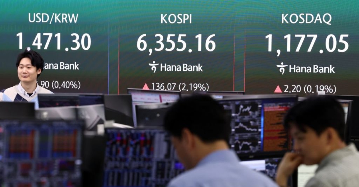 KOSPI Hits All-Time High, Driven by Foreign Investors and Institutions
