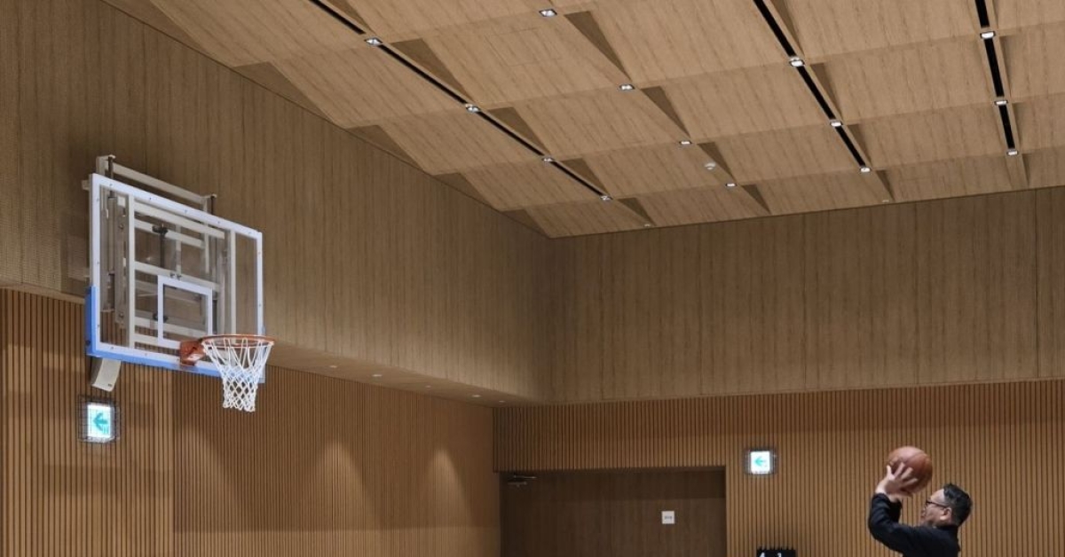 "A 900 Million Won Deposit and 2.5 Million Won a Month... Still Worth It"... Inside a Luxury Silver Town