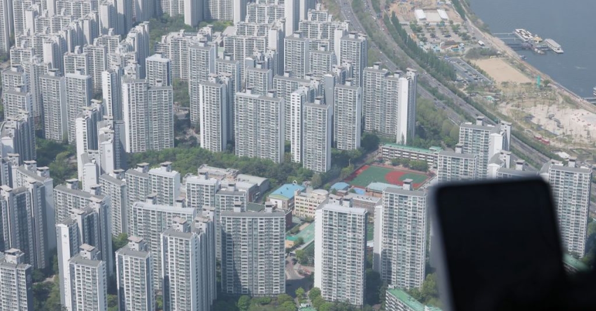 房地产措施：税制“鞭子”之后，松绑绿带与集体贷款监管发“胡萝卜”