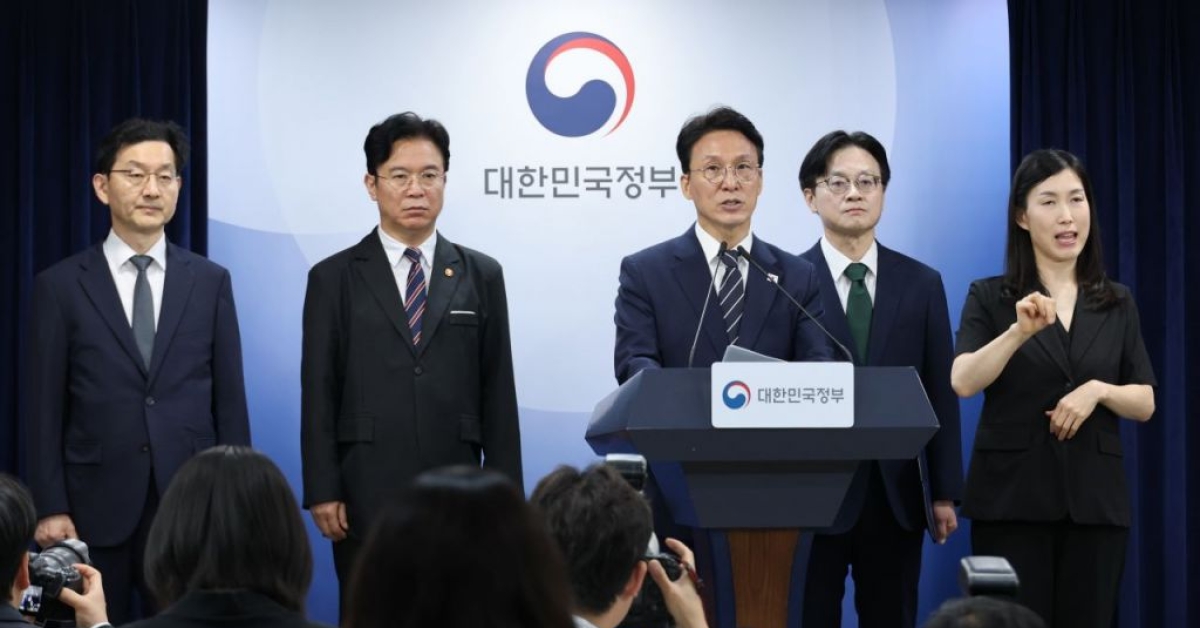 Prime Minister Kim Minseok: "Samsung Electronics Strike Could Cost Up to 1 Trillion Won per Day, 100 Trillion Won Total... Tomorrow's Talks Are the Last Chance" (Comprehensive)