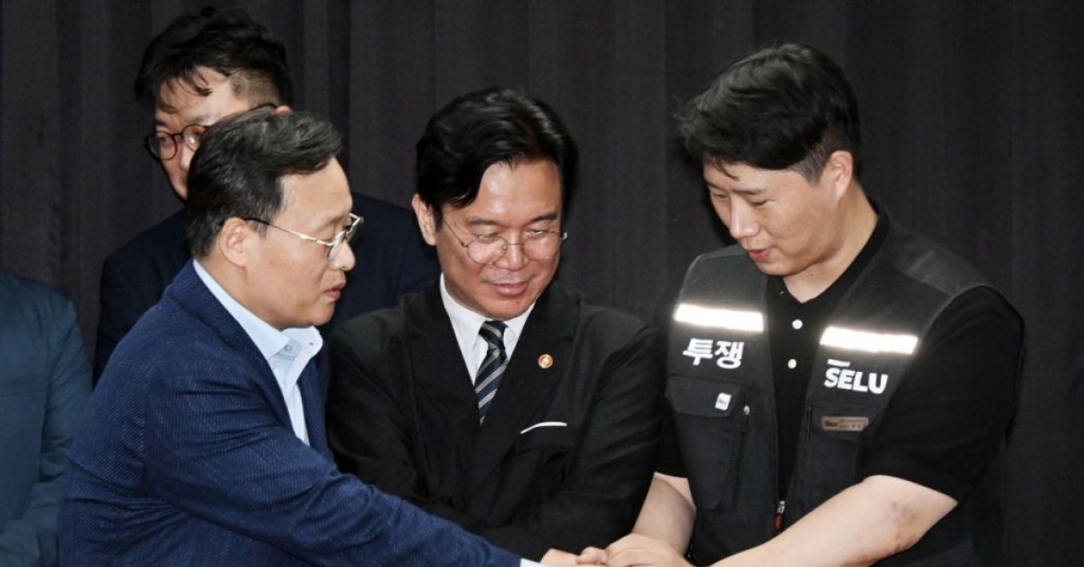 Dramatic Agreement Reached on Eve of Samsung Electronics General Strike... Minister Kim Young-hoon: "Showcased Korea's Strength in Dialogue"
