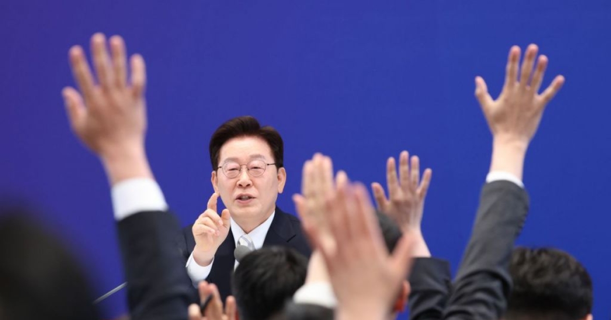 支持率危机下李在明站到国民面前……面临“恢复信任”考验