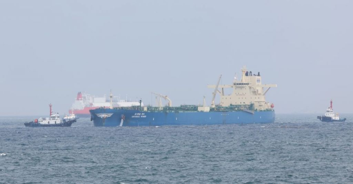 美军就伊朗“霍尔木兹海峡袭击船只”实施报复性空袭