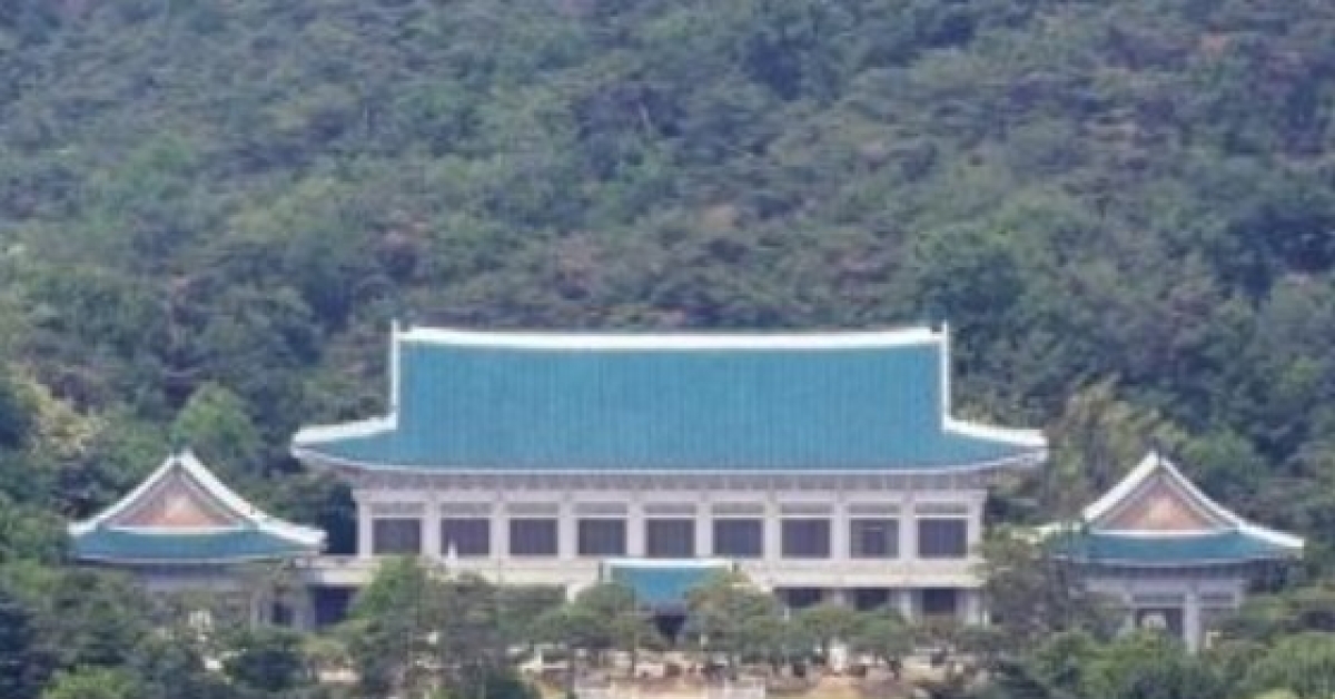 民政首席秘书Han Chansik、宣传首席秘书Seong Gihong……青瓦台：“国政第二年，将加快推进”