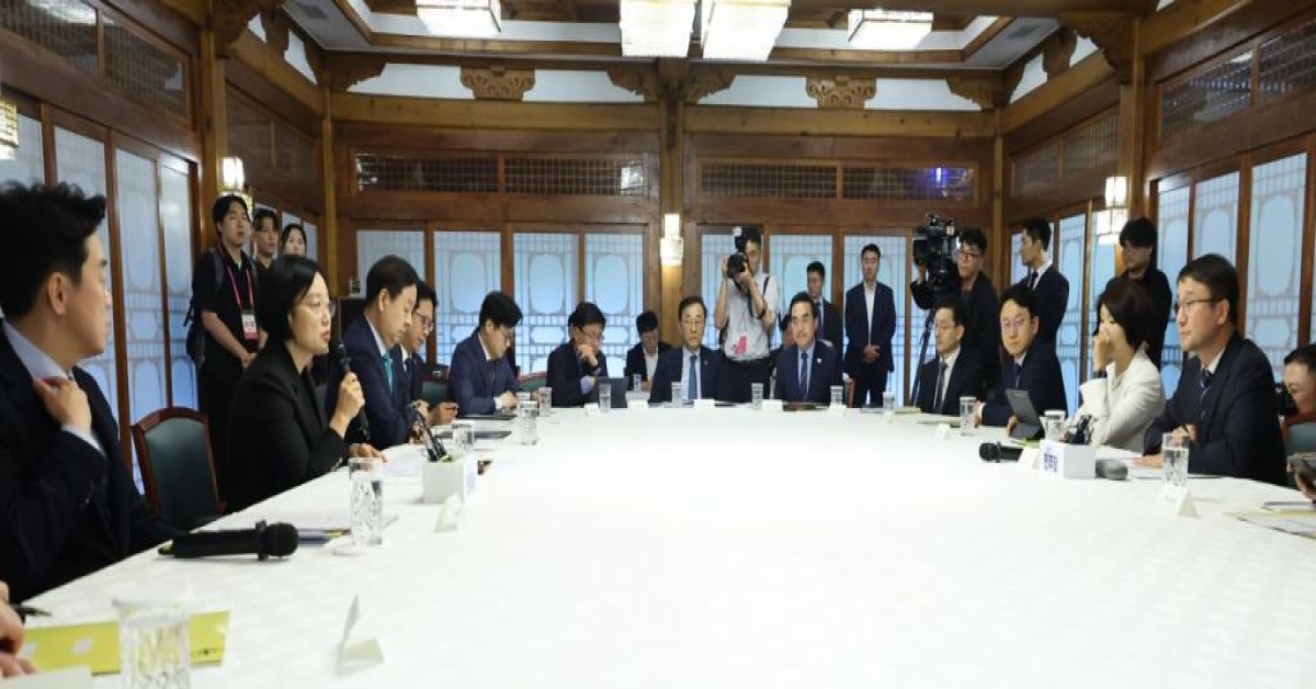 党政“推进未来应对基金……支持AI中心电力、用地和审批许可”
