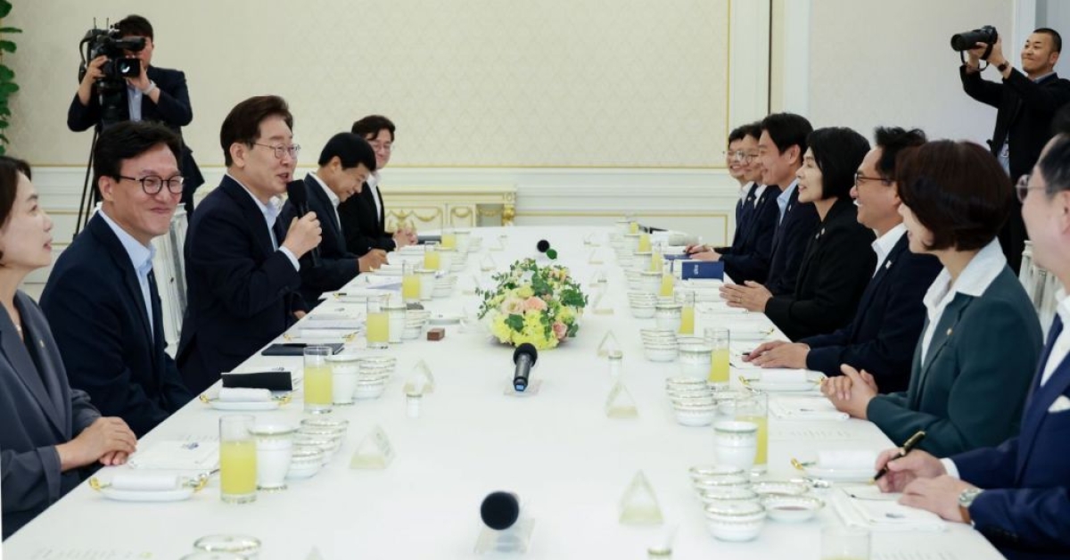 李在明：“党政青是一个整体”……Kim Minseok：“将以执政党领导班子的姿态做好工作”
