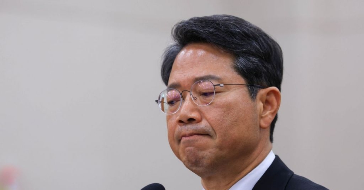 Blue House Respects Kim Seungwon's Resignation, Cites Effort to Ease State Burden