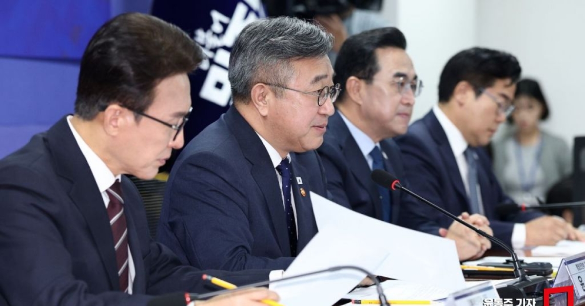 44 Agencies, Around 10,000 Civil Servants to Move to 'Sejong'... 27, Including the Justice and Gender Equality and Family Ministries and Financial Services Commission, to Relocate First Next Year