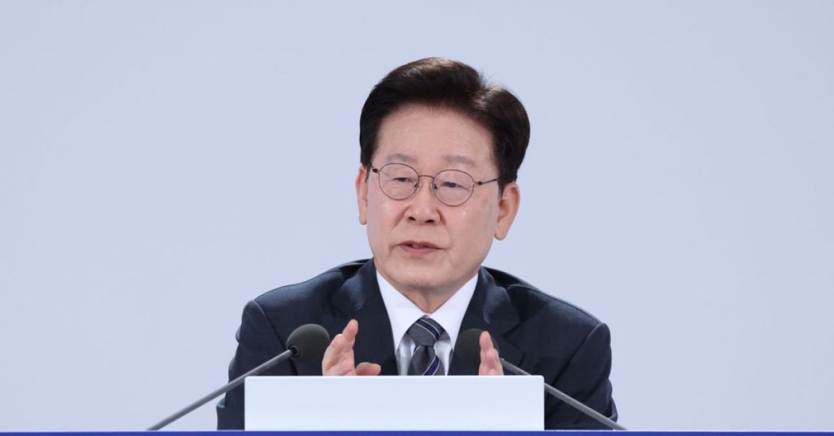 President Lee Orders Thorough Investigation into Financial and Public Institution Data Breaches with Serious Awareness