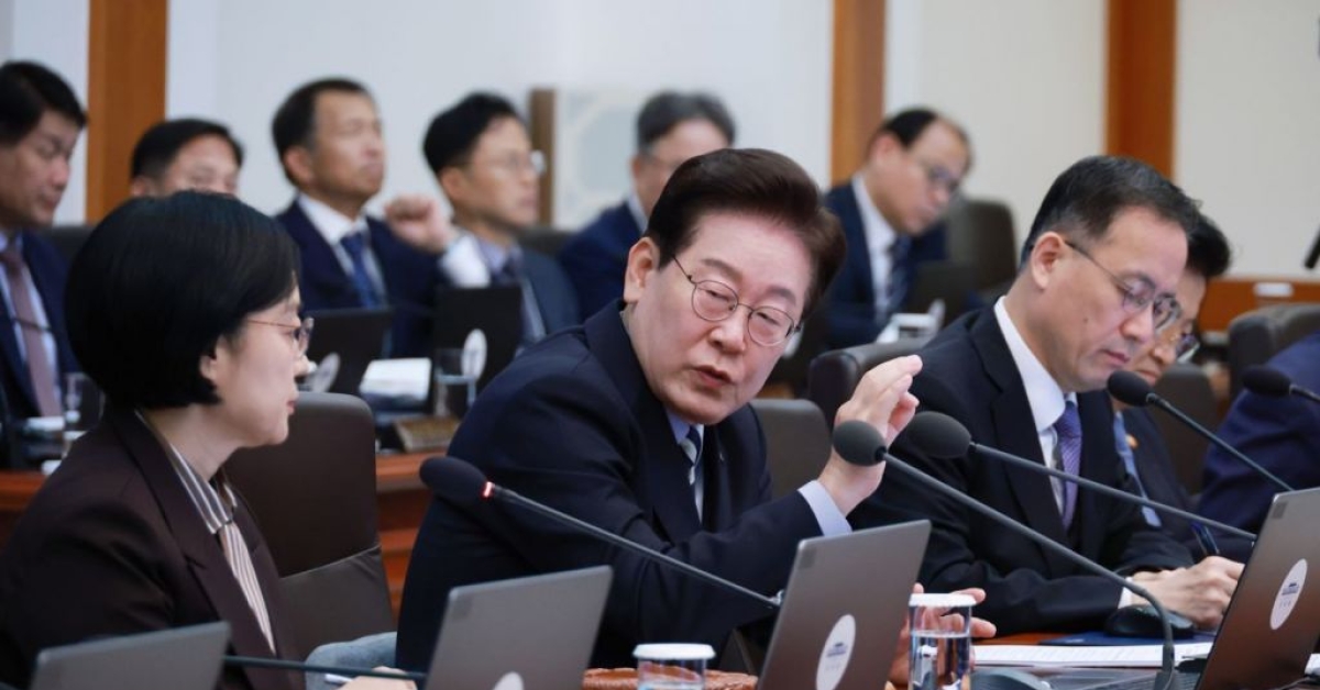 Lee: "We must avoid submissive or deferential attitudes in diplomacy... Differences may arise between countries"