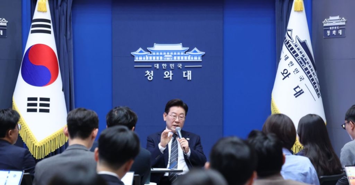 李总统：“研究推动股市恢复正常的追加措施”……近期将听取综合报告