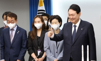 尹 약속한 '항공우주청'… '민간' 주도 독립기구 설립 논의