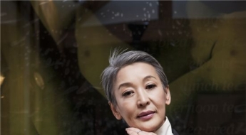 [속보] '1세대 연극 스타' 배우 윤석화, 뇌종양 투병 중 별세