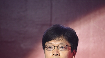 스마일게이트 권혁빈 '10조원대 이혼소송' 출석