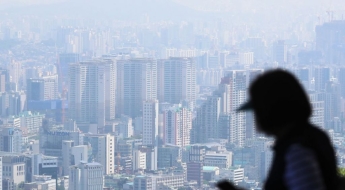 서울 평균 아파트값 12억 넘어…1년 만에 2억 ↑