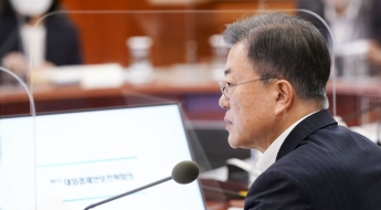 文 \"스토킹 사건 발생 안타까워…검·경 안전 방안 강구하라\"