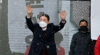 광주 간 윤석열, 다시 호남 구애… \"지역주의 없다\"