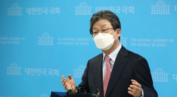 유승민 당 대표 1위 여론 조사…'역선택 가능성'vs'민심 읽어야'
