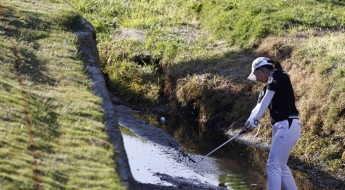 '넘버 1' 고진영 쿼드러플보기 "17번홀에서 무슨 일이?"…"내일 모든 에너지 쏟아붓겠다"(종합)