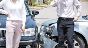 추석 연휴 車사고 급증…보험 특약 점검해 손실 대비해야