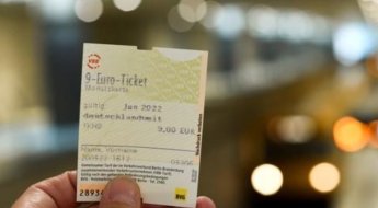 "교통비 줄여줄게"…'월 1만2000원'에 무제한 대중교통 이용 獨 파격 티켓 인기