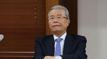 김종인이 분석한 '윤 대통령 지지율 하락' 이유 