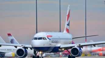 편도 항공권 '6.4억'까지 치솟아…교민 사망·현지 적개심에 '탈이란' 중국인
