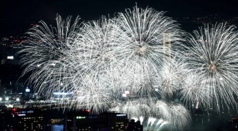 하룻밤에 1300만원 실화? 여의도 불꽃축제에 호텔값 '천정부지'