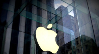 AI 전쟁서 '애플' 전략은? '구글·오픈AI' 택했다