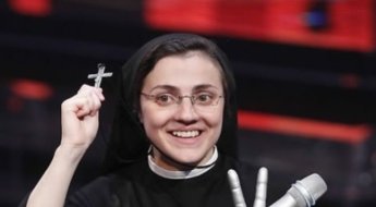 8년 전 이탈리아 오디션 우승한 수녀의 충격적 근황