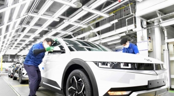 '주말 특근이 사라졌다' 휴업도 빈번…아이오닉5 잘 팔리는데 韓 생산은 '반토막'