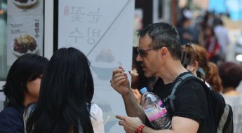 "웰컴투 코리아"…中 외면한 한국 '1등손님'된 미국인 관광객들